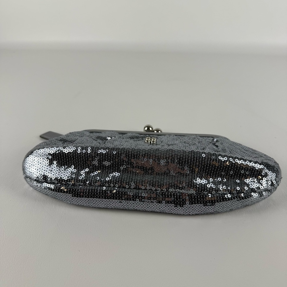Coach Julia Limited Edition Silver Sequin Kisslock Clutch Wristlet - Picture 5 of 14